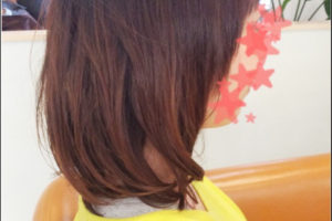 伸ばしかけ肩にあたって跳ねちゃうならデジパーで内巻きに
