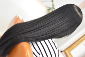黒髪細毛のスーパーロングに縮毛矯正と髪の体力残しの和漢彩染